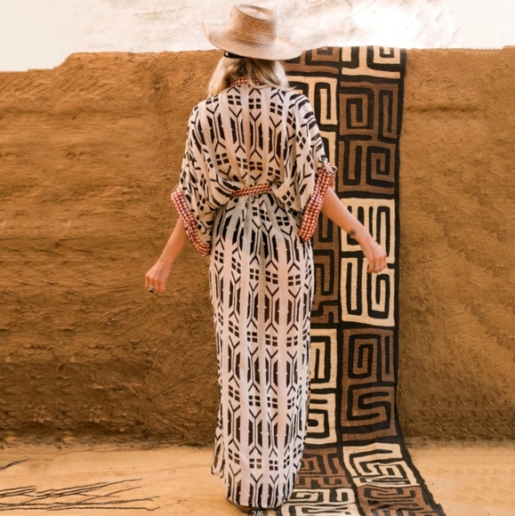 "HP" Only 1 Left New Geometric Sandy Biege/Black/Red Chiffon Boho Beach Cover Up - Picture 2 of 5